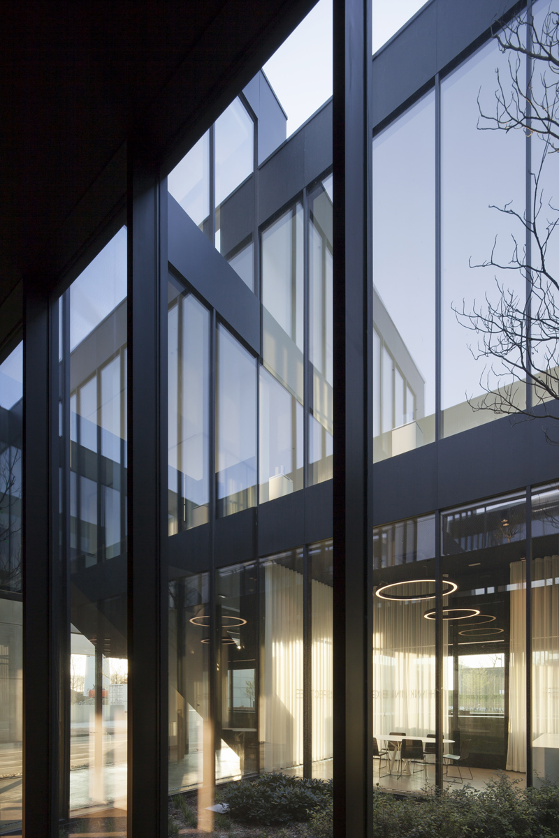 Lootens Evolis - aluminium ramen & stalen buitenschrijnwerk