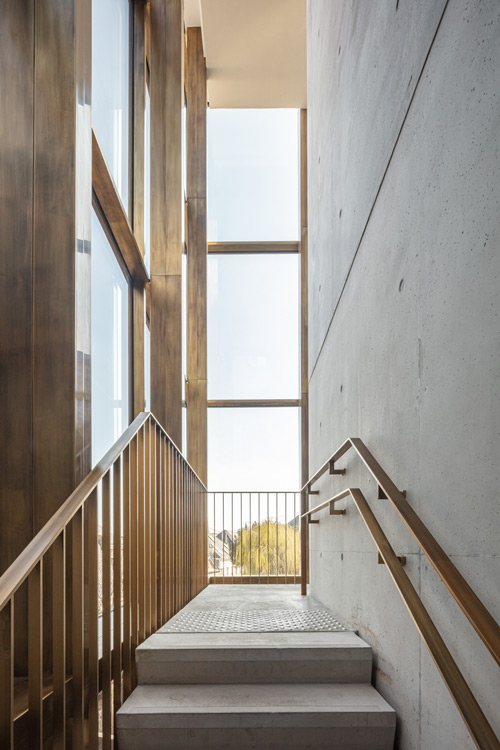 stair case brass windows by lootens